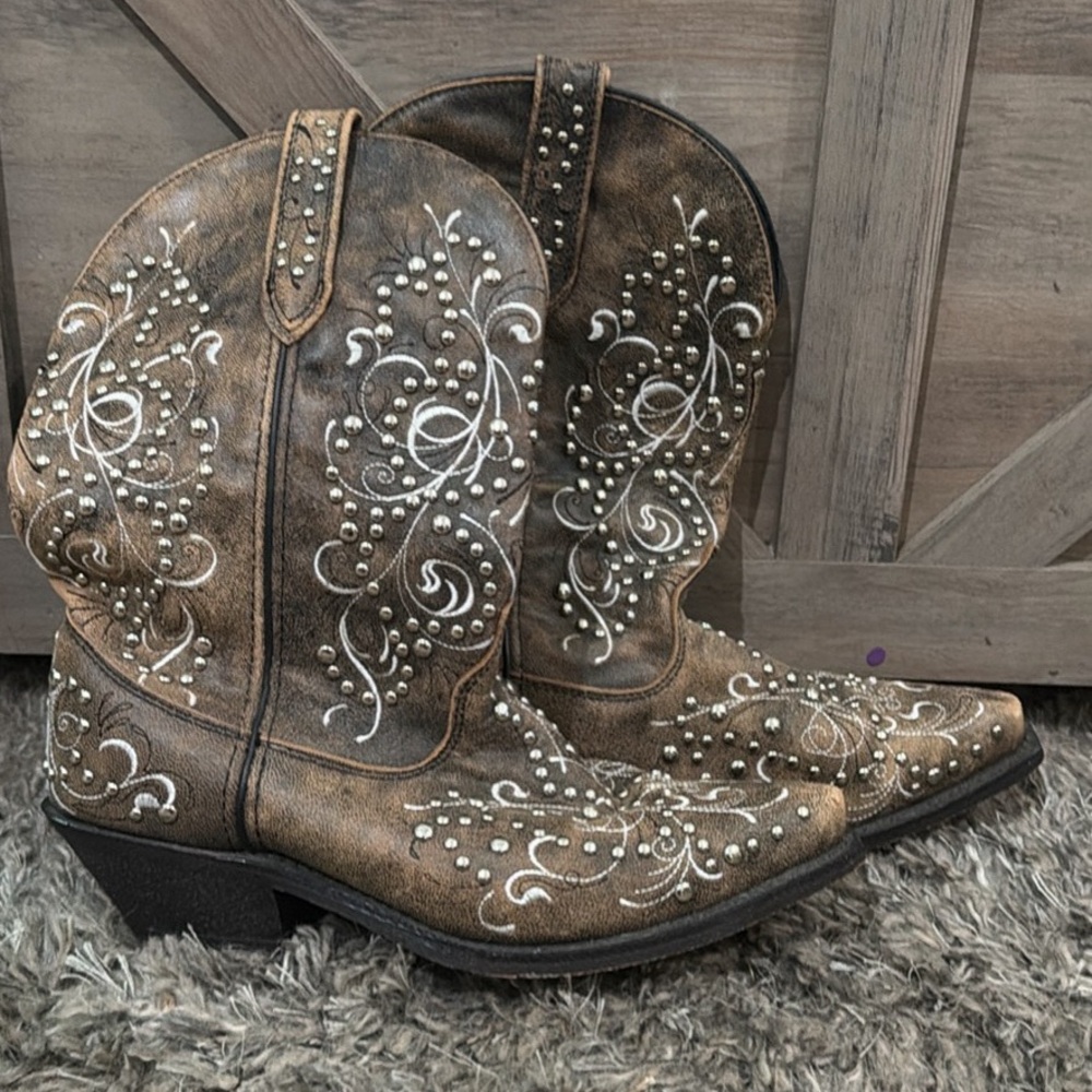 Rockin Country Studded Brown Western Boots